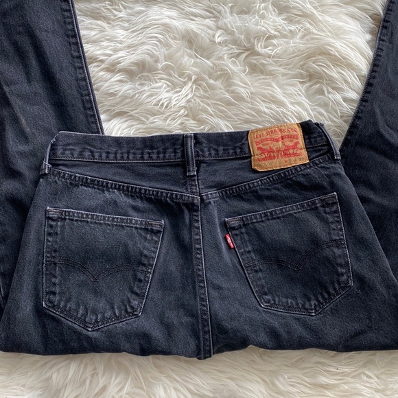 Levi’s Straight Leg Jeans - Picture 4 of 8